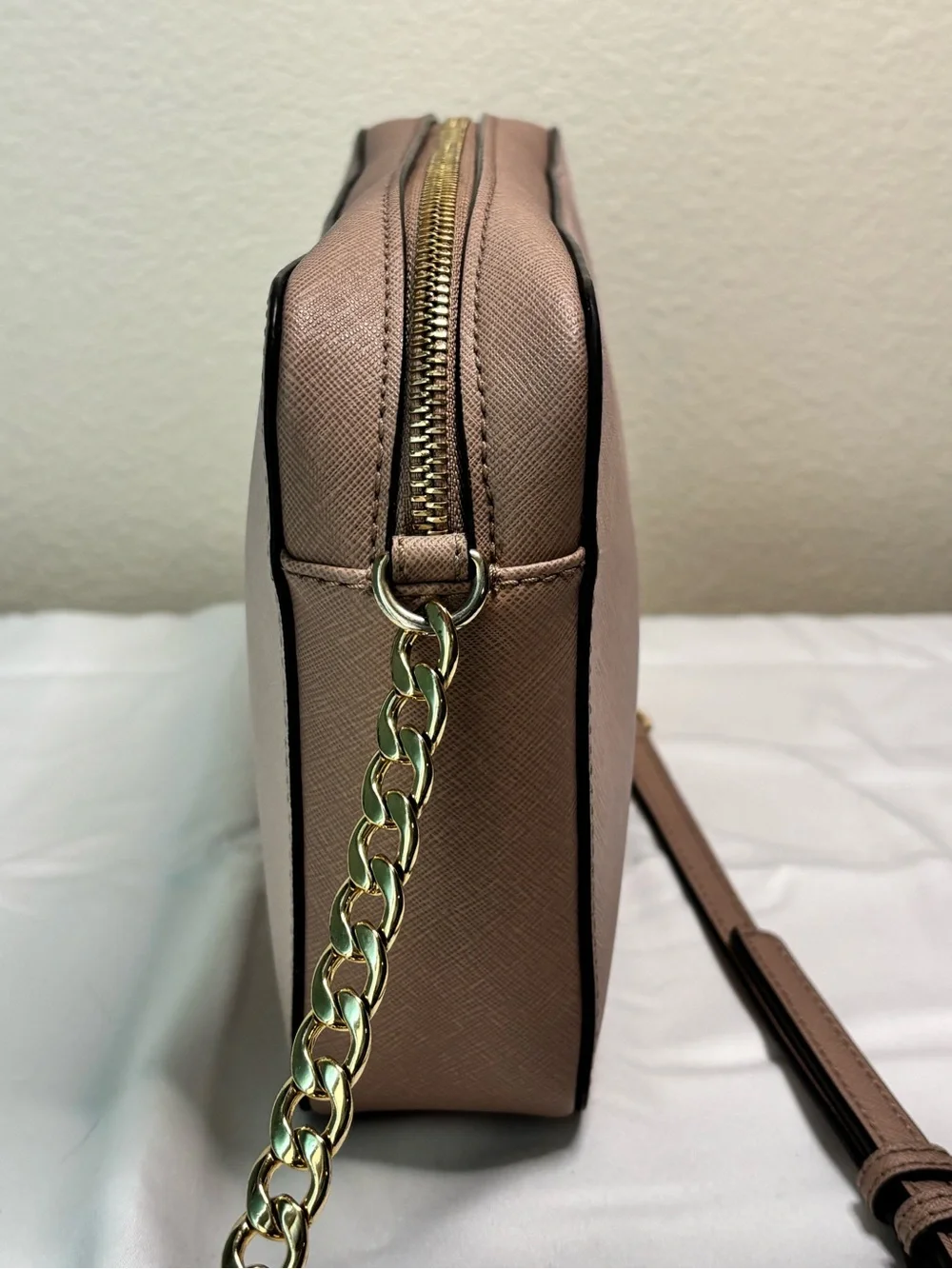 Michael Kors Jet Set Pink Saffiano Leather Crossbody Camera Bag Gold Chain